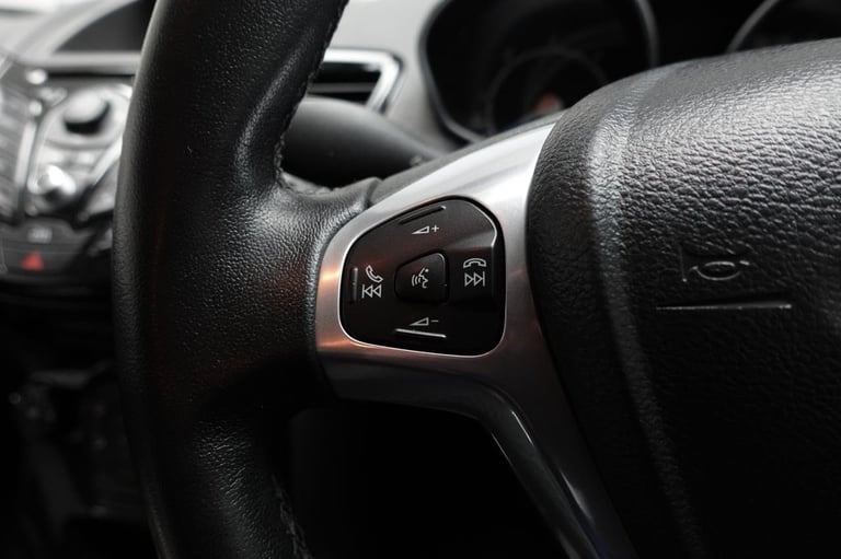 2013 Ford Fiesta 1.6 TDCi Zetec S Hatchback 3dr Diesel Manual Euro 5 (95 ps) Hatchback Diesel Manual