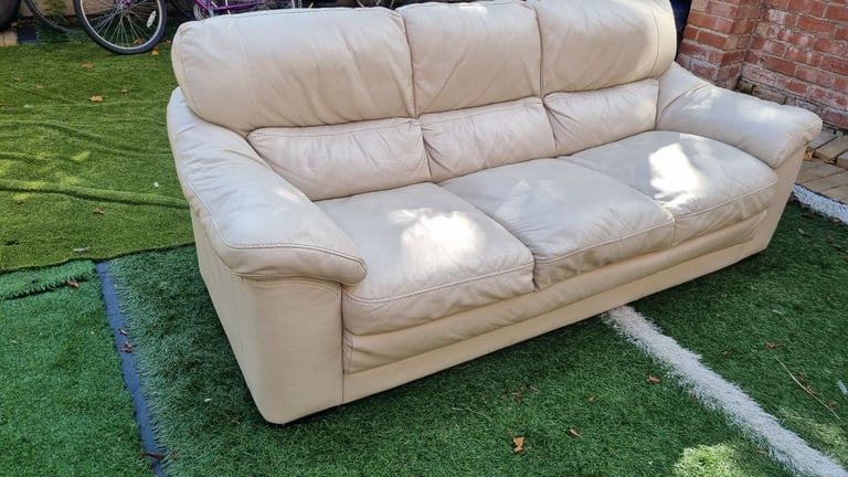 Lether sofa 3 seaters   Italian leather sofa beage 