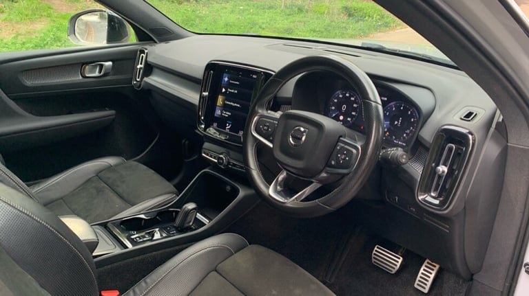 2020 Volvo XC40 R-Design, T3 automatic Estate Petrol Automatic