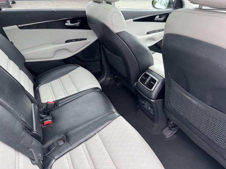 2017 Kia Sorento 2.2 CRDi KX-4 SUV 5dr Diesel Auto AWD Euro 6 (197 bhp) ESTATE Diesel Automatic