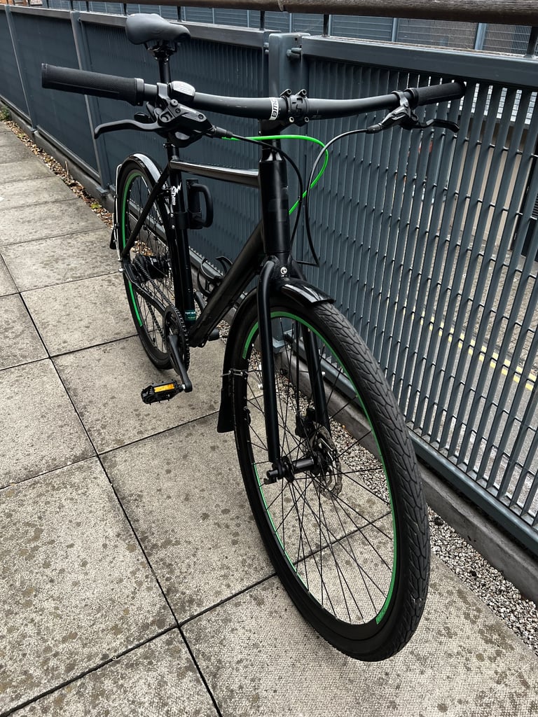 image for Cube commuter bicycle with shimano alfine gear hub