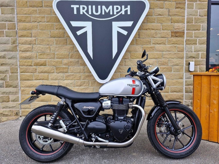 image for 2016 Triumph Street Twin 900 Lovely condition Heated grips Good service history