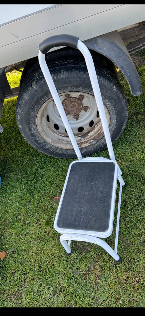 image for Step with had rail