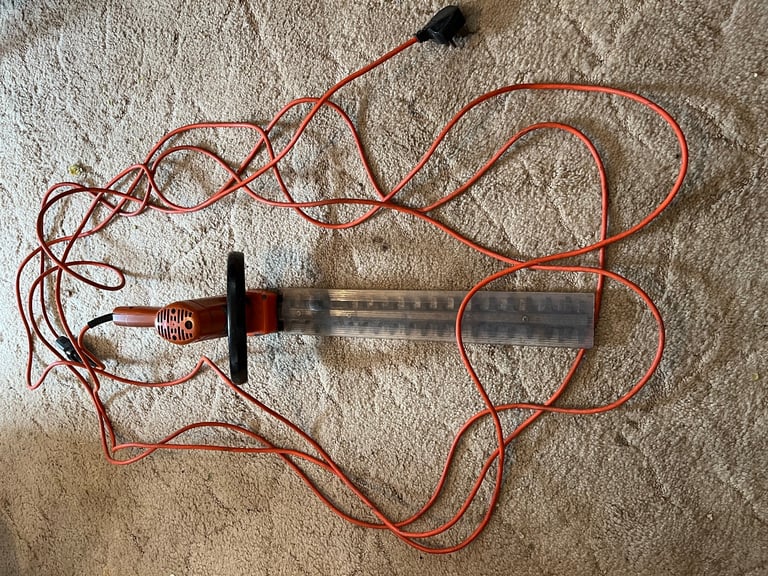 Black & Decker Hedge Trimmer