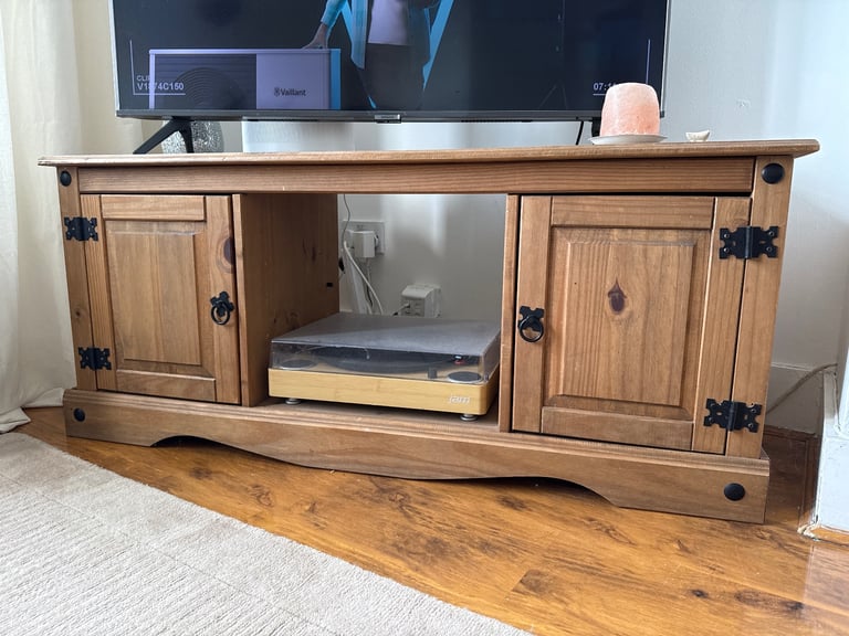Solid wood Tv unit 