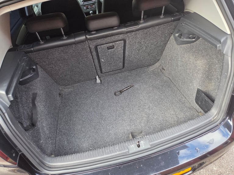 Volkswagen, GOLF, Hatchback, 2012, Manual, 1968 (cc), 5 doors