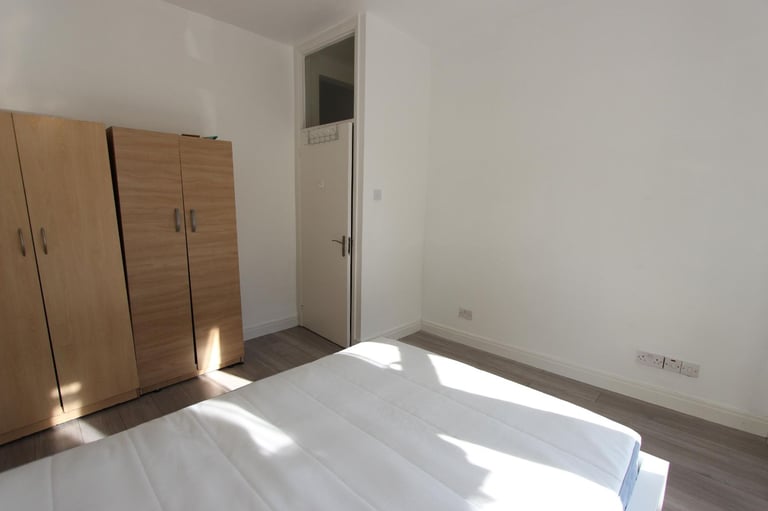 E6 Spacious GROUND FLOOR 1 bed flat with PRIVATE GARDEN. AVAILABLE NOW. Ideal for EAST HAM