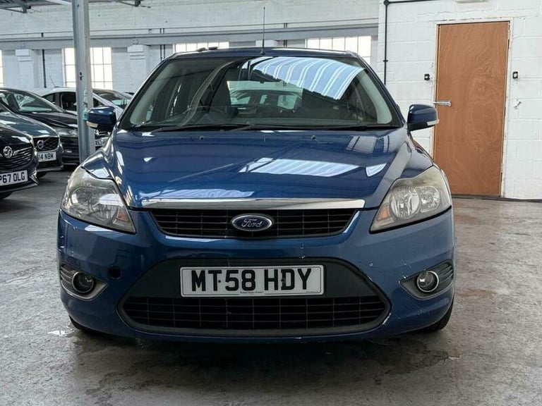 2009 Ford Focus 1.6 Zetec 5dr Petrol Manual - Image 2