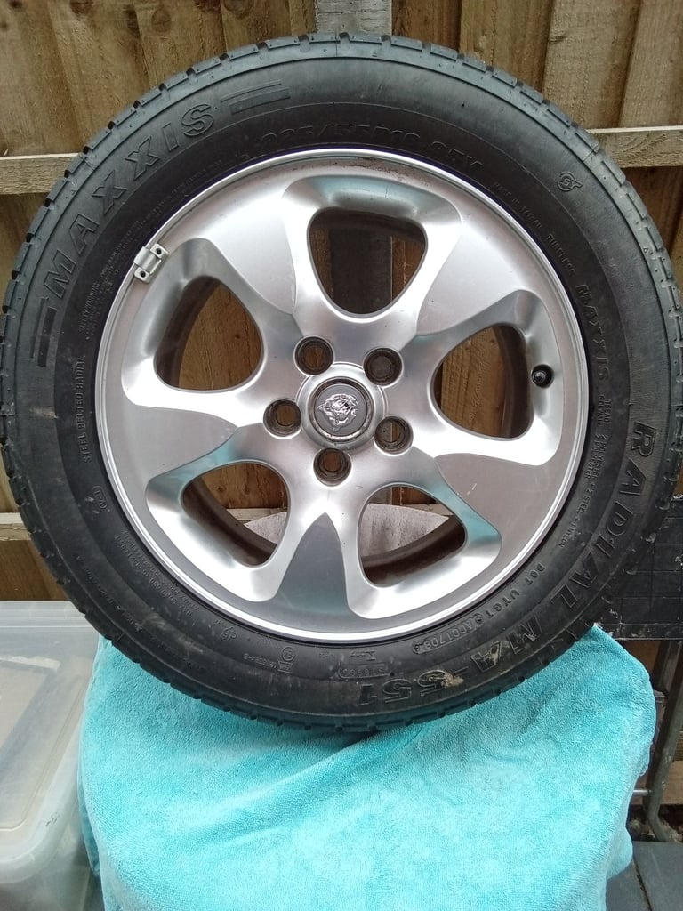 Tyre. 225/55R16 95v