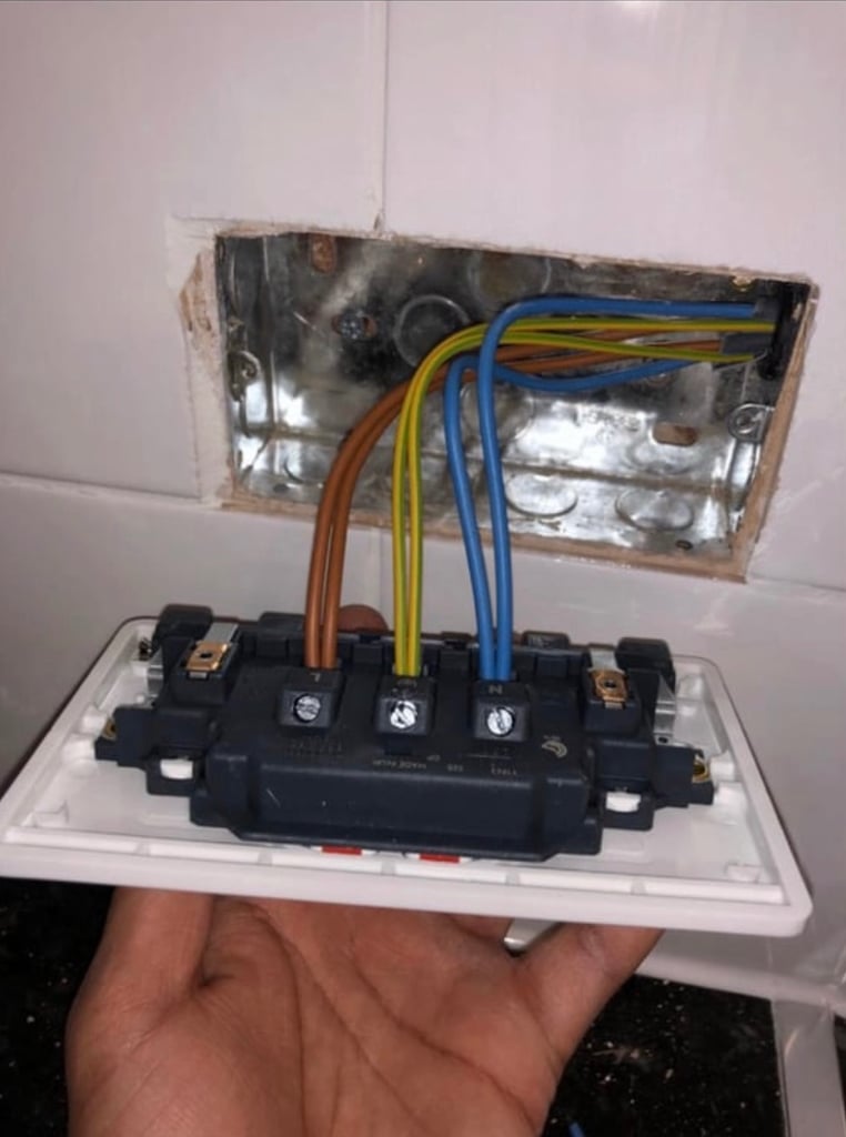 Fully Qualified And Insured Electrician - EICR, PAT Testing Services