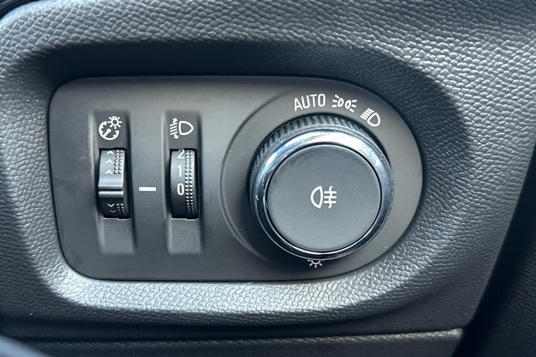  Vauxhall Corsa 1.2 Turbo Yes Hatchback 5dr Petrol Manual Euro 6 s/s 100 Ps