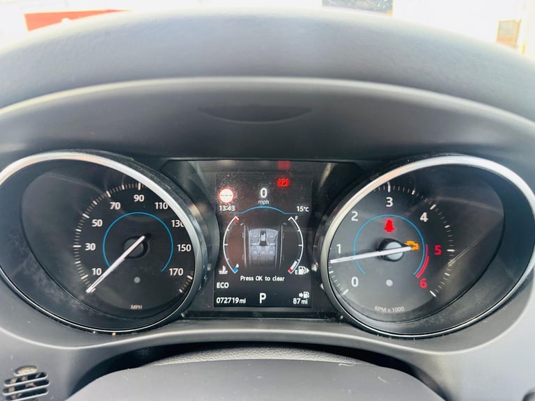 2017 Jaguar F-Pace 2.0d Portfolio 5dr Auto AWD ESTATE DIESEL Automatic