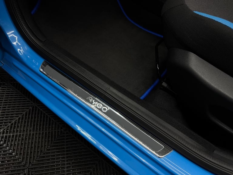 2016 Toyota AYGO 1.0 VVT-i x-cite x-shift Euro 6 5dr HATCHBACK Petrol Automatic