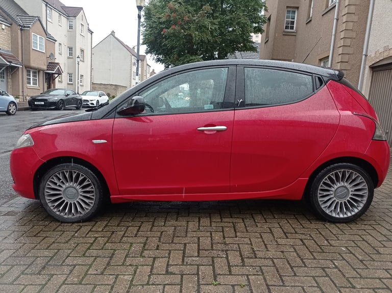 2014 Chrysler Ypsilon 