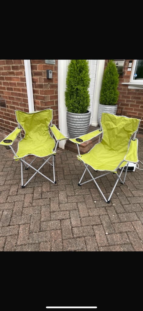 2 camping chairs 
