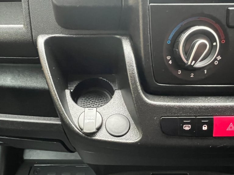 2022 Peugeot Boxer 2.2 BlueHDi 335 S Platform Cab L3 Euro 6 (s/s) 2dr Luton Diesel Manual