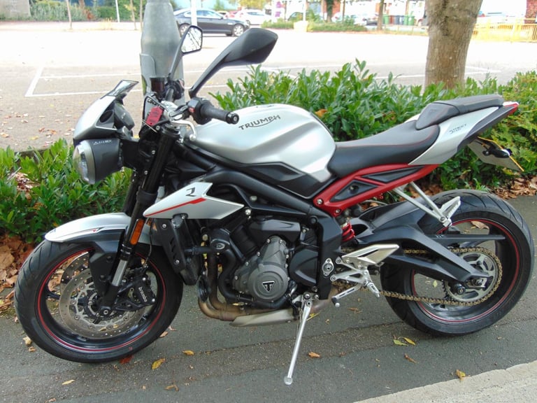 Triumph Street Triple R 765 2018 super low miles streetfighter Brembo ABS brakes