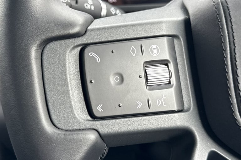 2025 Land Rover Defender 110 3.0 D250 110 X-Dynamic HSE 5dr SUV DIESEL Automatic