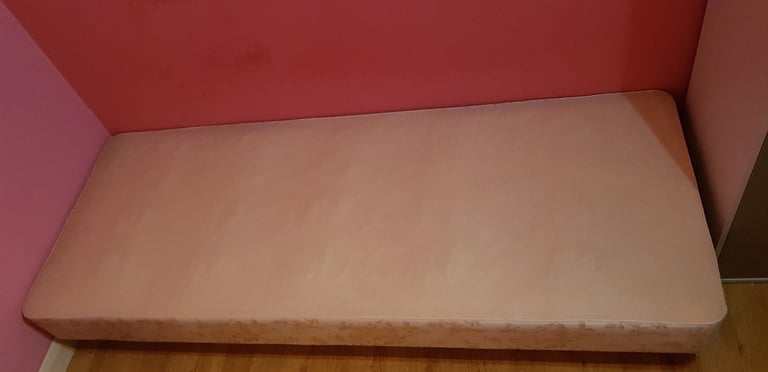 SINGLE BED WITH MATTRESS AND NEW MATTRESS COVER
