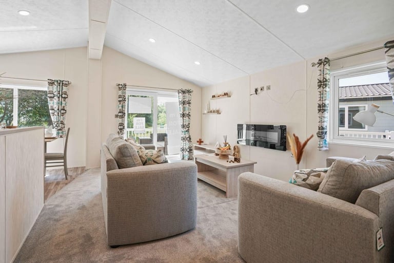 BRAND NEW STATIC LODGE FOR SALE ON BROADLAND SANDS HOLIDAY PARK 