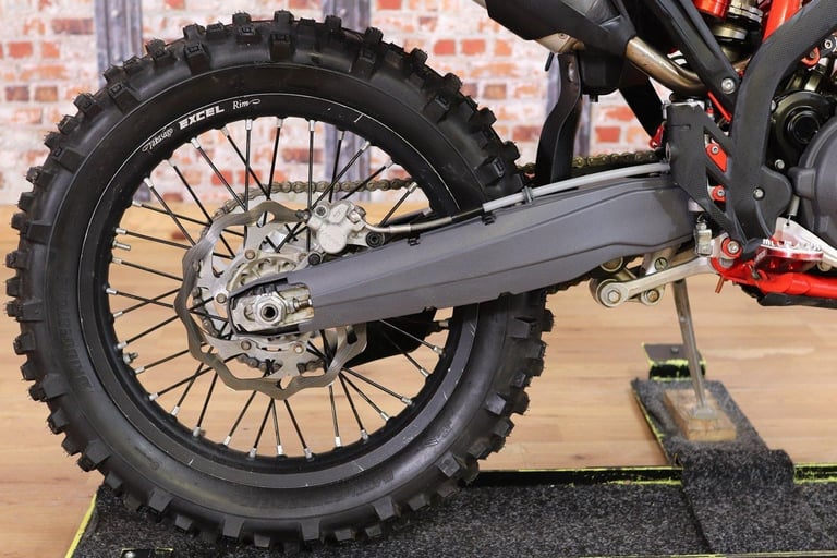 2022 MODEL BETA RR 2T 300 (21 PLATE) - ONLY 3,835 MILES (78 HOURS) - 1 OWNER