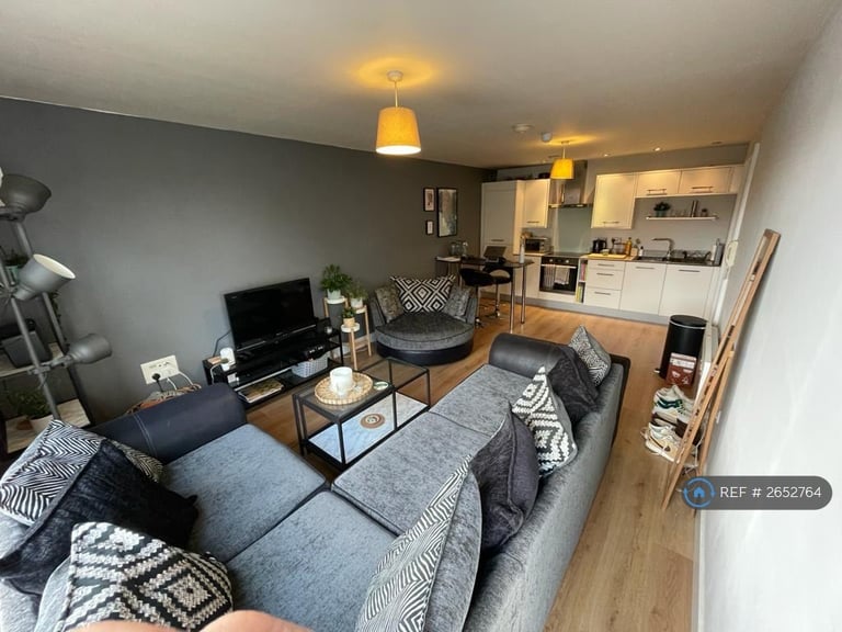 2 bedroom flat in Water Street, Manchester, M3 (2 bed) (#2652764)