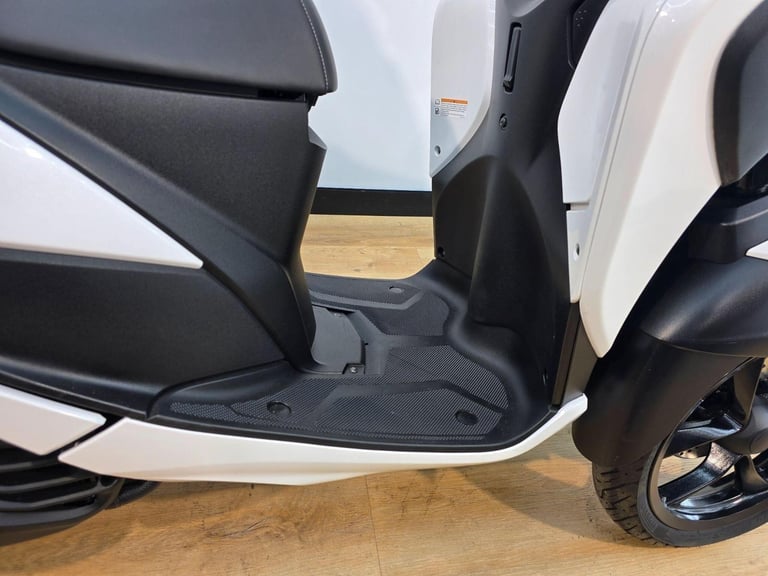 2018 Yamaha Tricity 125 125 Three Wheeler Petrol CVT V-Belt Euro 4 (12 ps)