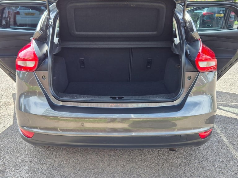 2015 Ford Focus 1.6 Zetec Powershift Euro 6 5dr HATCHBACK Petrol Automatic