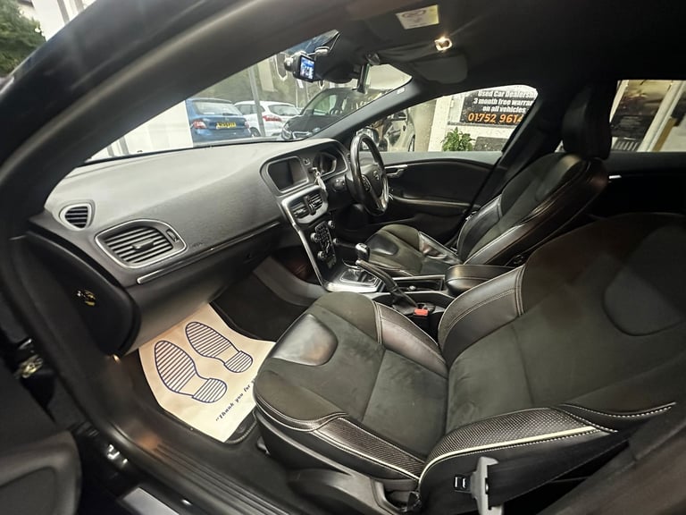 VOLVO V40 2.0 R-Design D3 2017