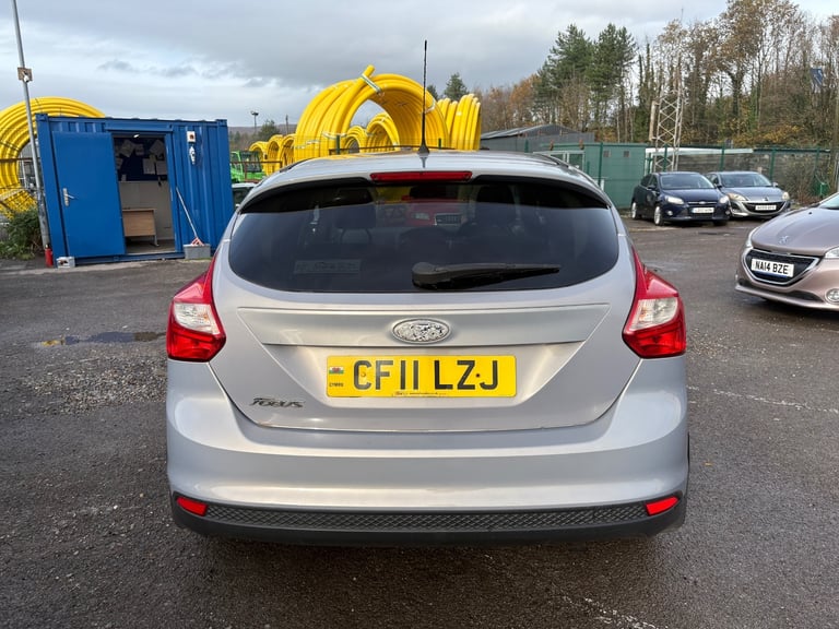 2011 Ford Focus 1.6 125 Zetec 5dr HATCHBACK Petrol Manual