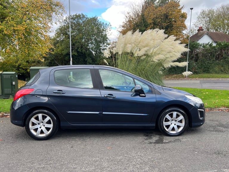 2013 Peugeot 308 1.6 HDi 92 Active 5dr [Sat Nav] HATCHBACK Diesel Manual
