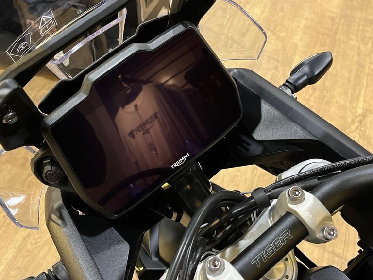 2025 Triumph Tiger 900 GT PRO PREMIUM TWIN COLOUR Petrol black 6 Speed