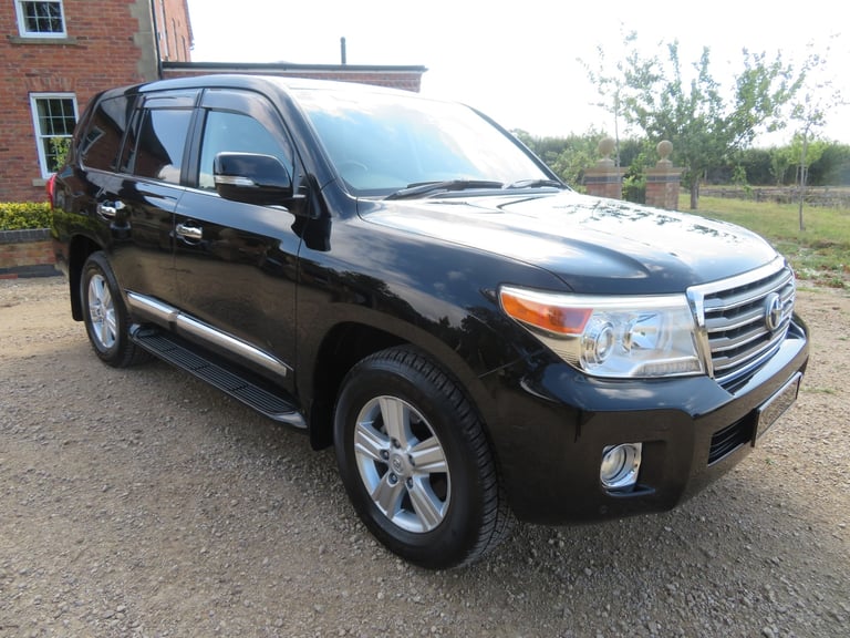 image for TOYOTA LAND CRUISER ZX 4.6 V8 PETROL 2014  22K MILES  1 OWNER 8 SEATER