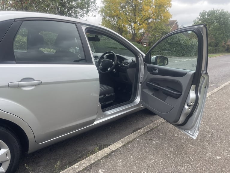 FORD FOCUS 1.6 Style 2010