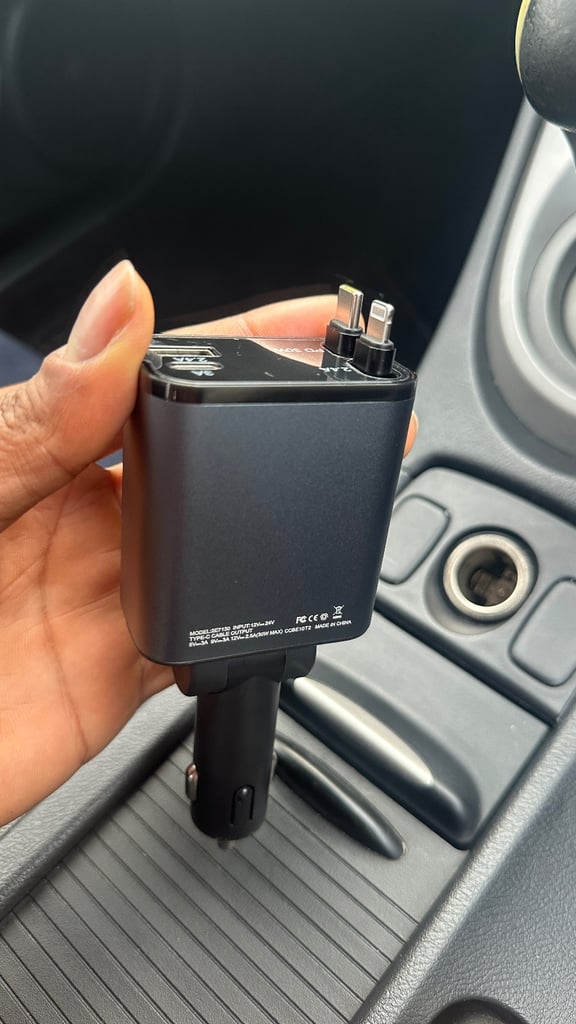 Lisen car retractable phone charger USB C and Lightning cables