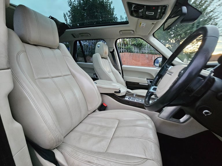 2015 Land Rover Range Rover 4.4 SDV8 Vogue 4dr Auto *** Air Suspension Issue *** ESTATE Diesel Au...