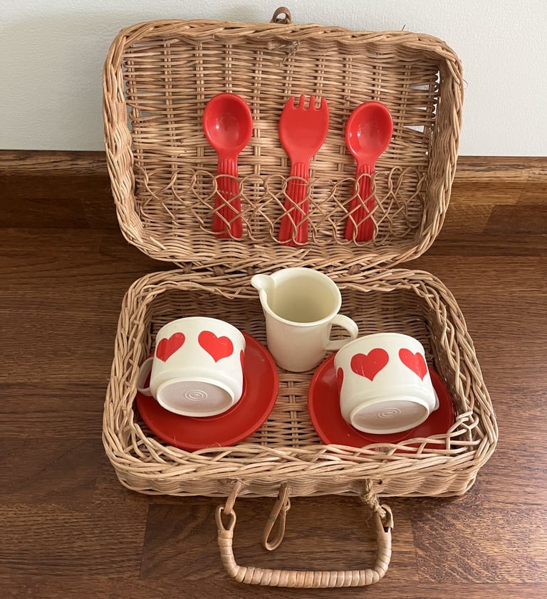 image for Vintage 1950-60's child's wicker basket. Super cute! Teddy bear's picnic! CONTENTS NOT INCLUDED.