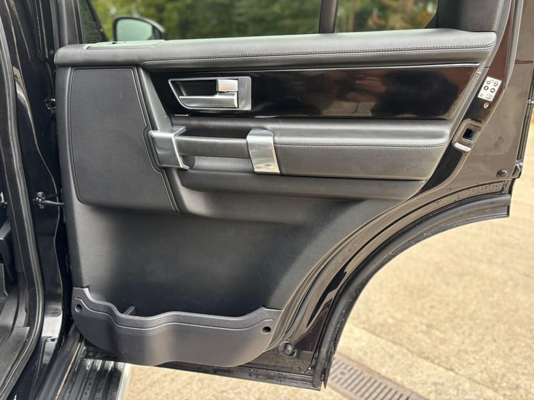 2016 Land Rover Discovery 4 3.0 SD V6 Landmark Auto 4WD Euro 6 (s/s) 5dr ESTATE Diesel Automatic