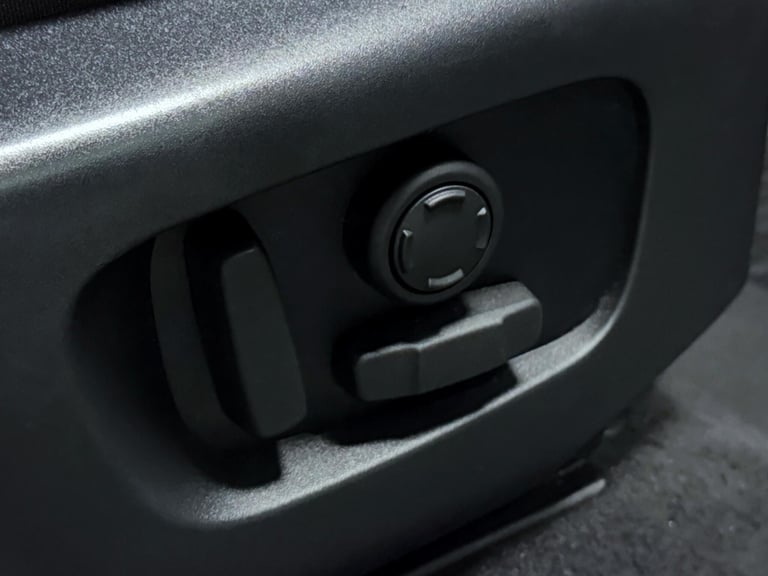 2022 Land Rover Range Rover Evoque 2.0 D200 MHEV R-Dynamic SE SUV 5dr Diesel Auto 4WD Euro 6 (s/s...