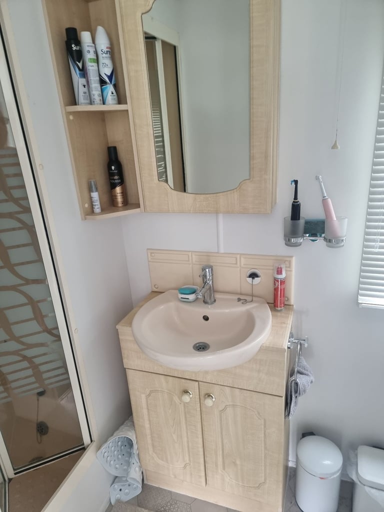 Willerby Salisbury Static Caravan 35 x 12 2 bedroom sited PRIVATE SALE