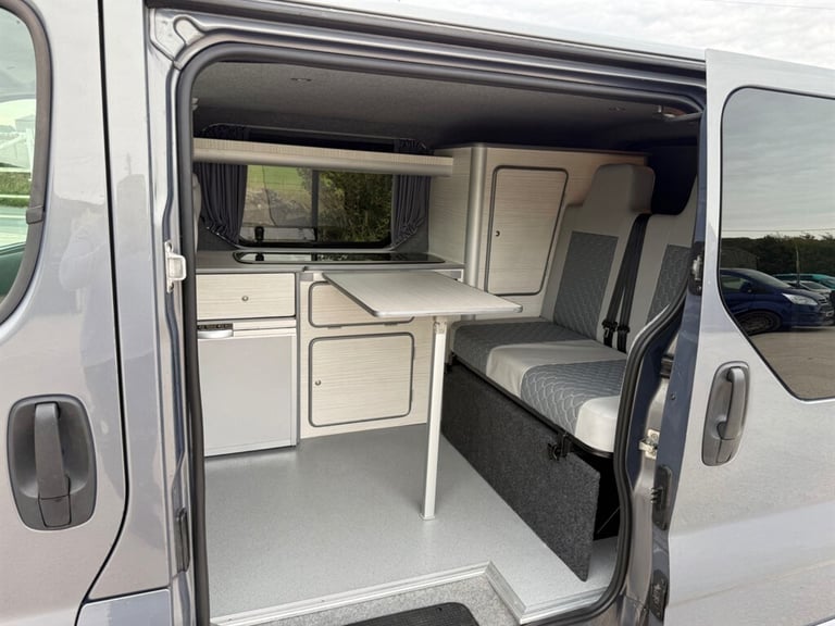 2014 Vauxhall Vivaro 2.0CDTI [115PS] Sportive Van 2.7t Tecshift Euro 5 PANEL VAN DIESEL Semi Auto...