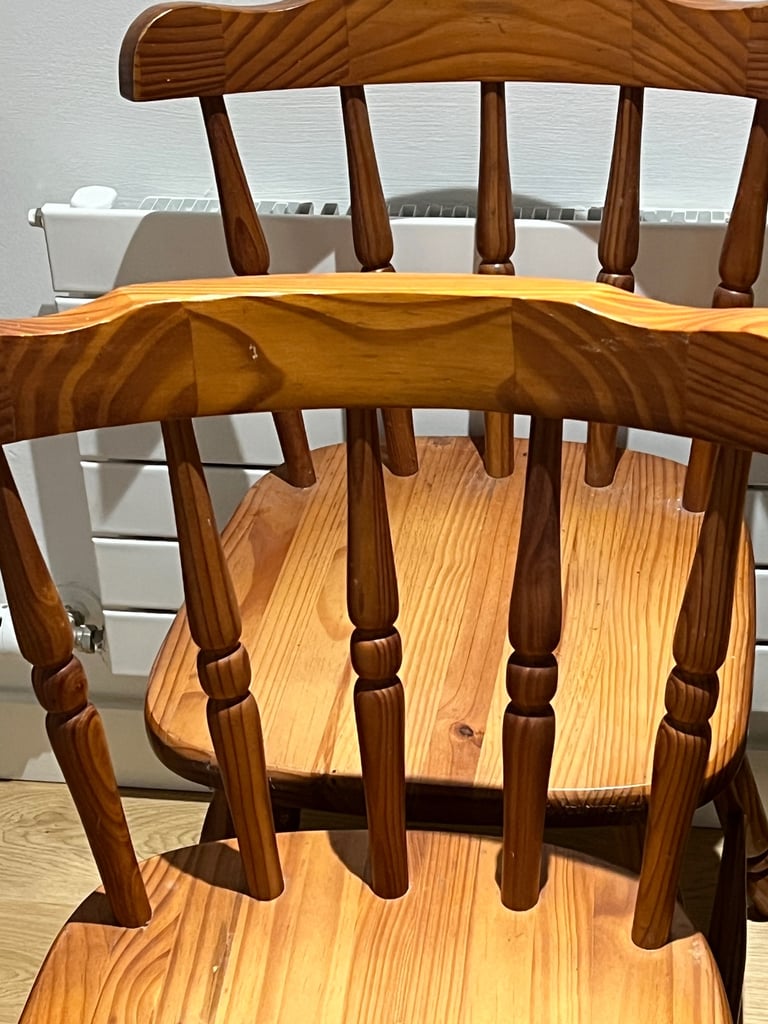  4 Pine kitchen chairs 