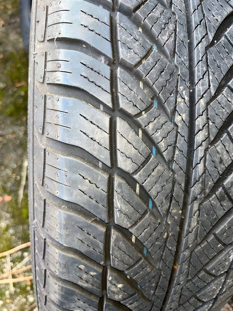 4 Good Year Car Winter Tyres 205/65/R16