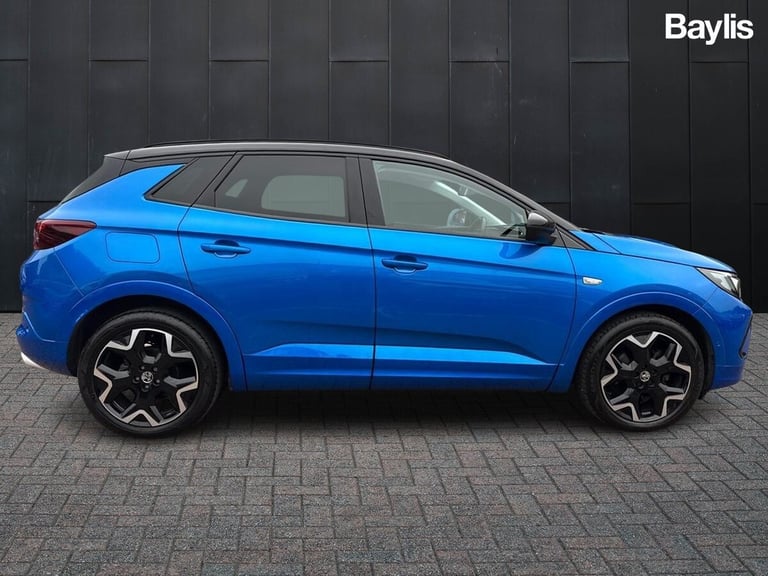 2023 Vauxhall Grandland Grandland 1.2 Turbo 130ps Ultimate Hatchback Petrol Manual