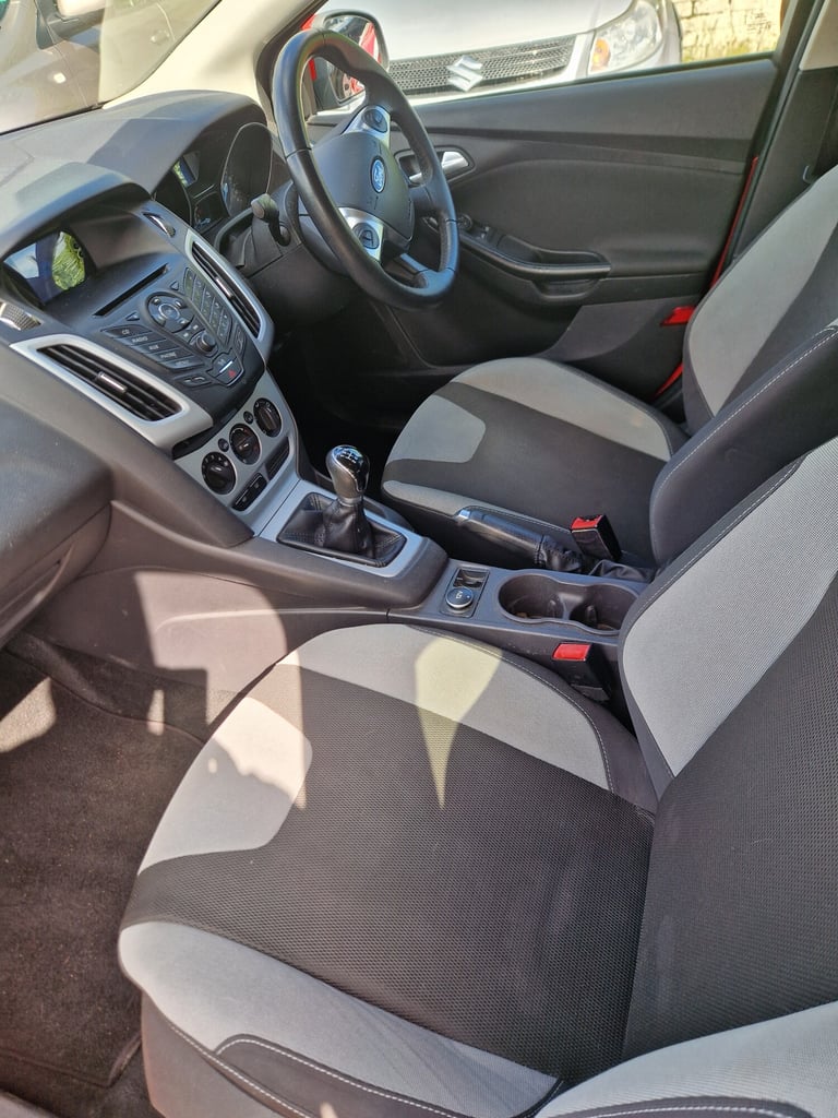 2012 Ford Focus 1.6 Zetec 5dr, Mot April.  2 keys, lovely looking car. Ulez compliant.  HATCHBACK...