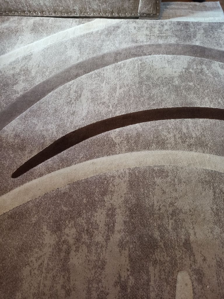  Beige ,Cream and Brown coloured lovely Rug