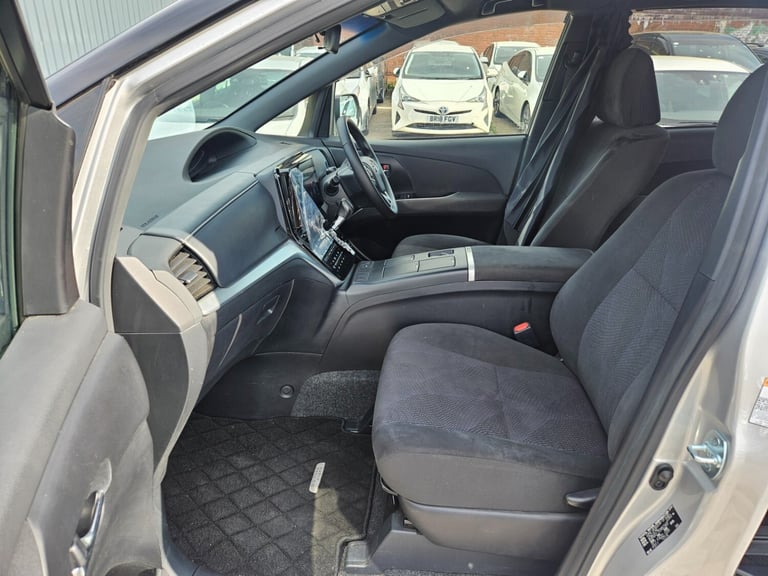 2019 Toyota Estima hybrid grade 4 carplay
