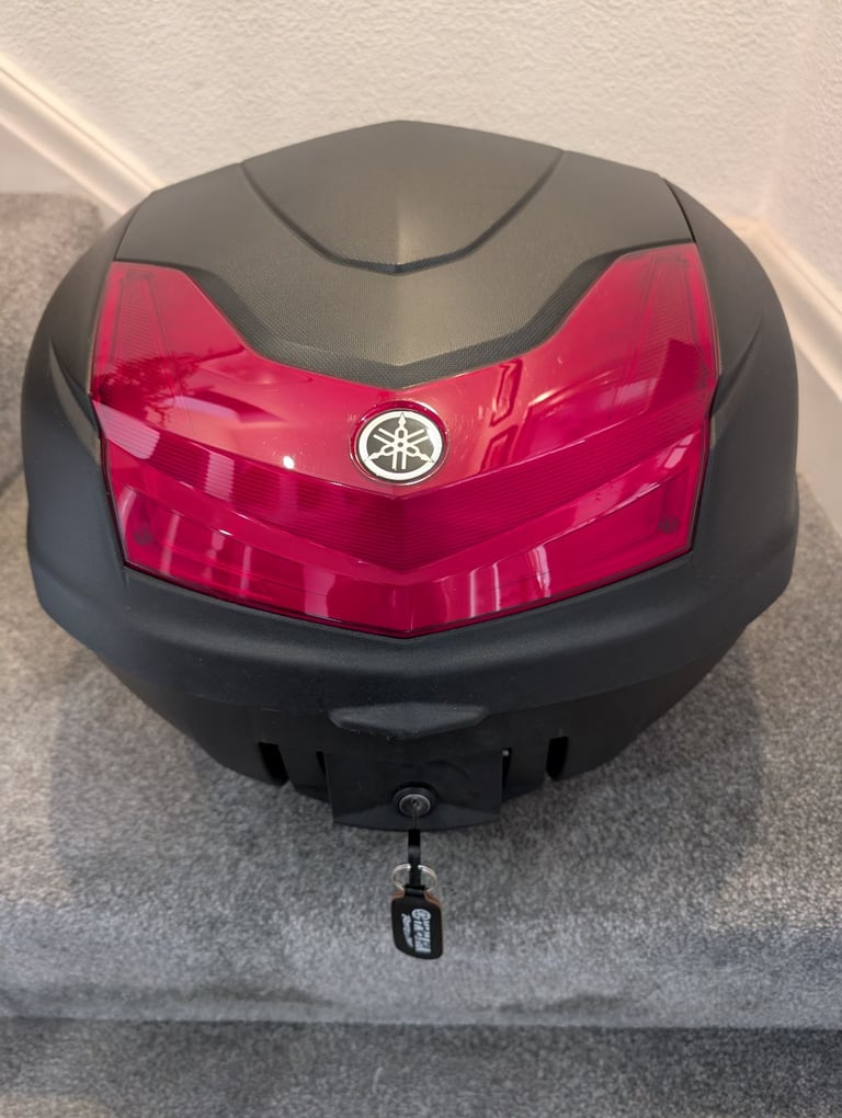 Yamaha 39 ltr top box complete with Yamaha rack for fitting to Yamaha MT10sp 2022 