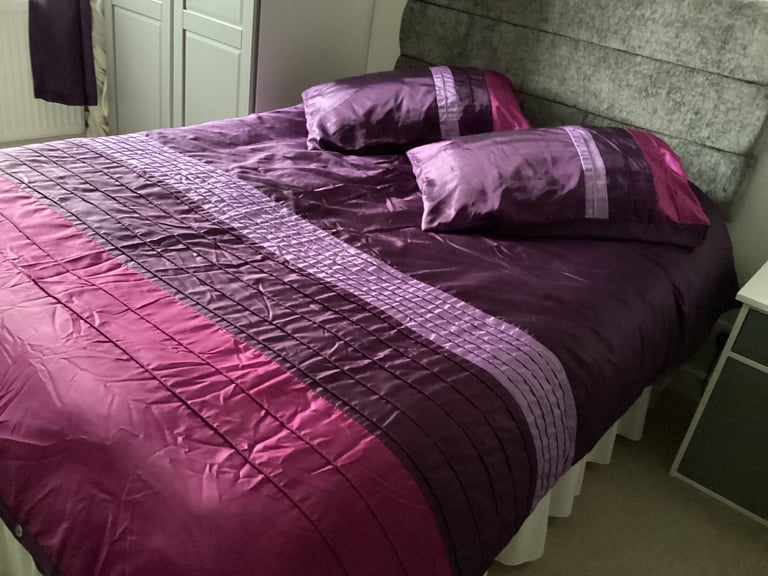 image for Double bed quilt set, in purple and pink, also curtains
