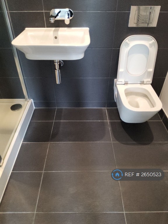 2 bedroom flat in Osprey House, Reading, RG2 (2 bed) (#2650523)